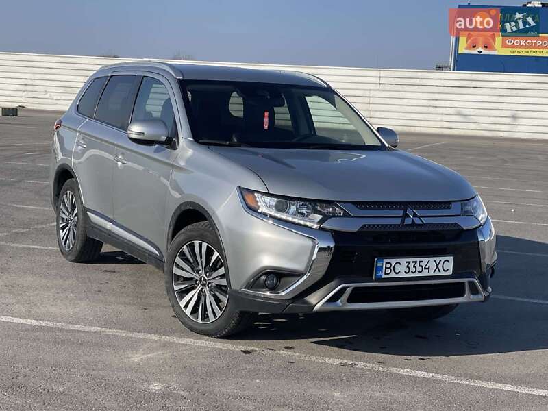 Mitsubishi Outlander 2020