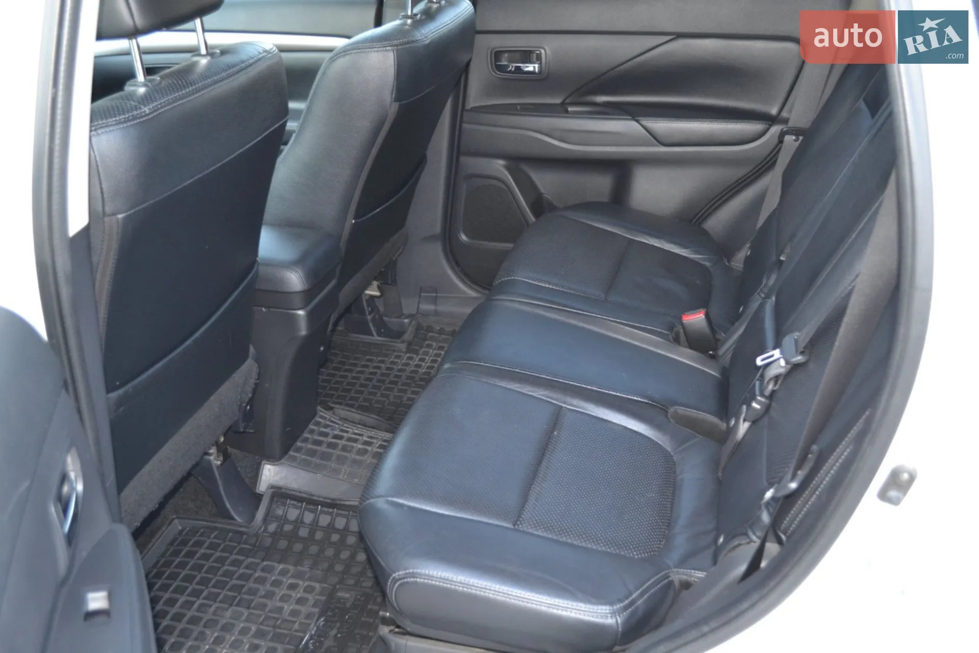 2012 Mitsubishi Outlander - мініатюра 9