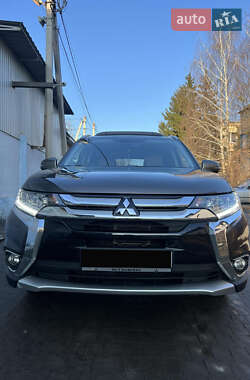 Позашляховик / Кросовер Mitsubishi Outlander 2017 в Рівному