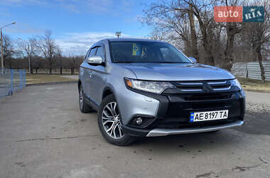 Внедорожник / Кроссовер Mitsubishi Outlander 2016 в Кривом Роге