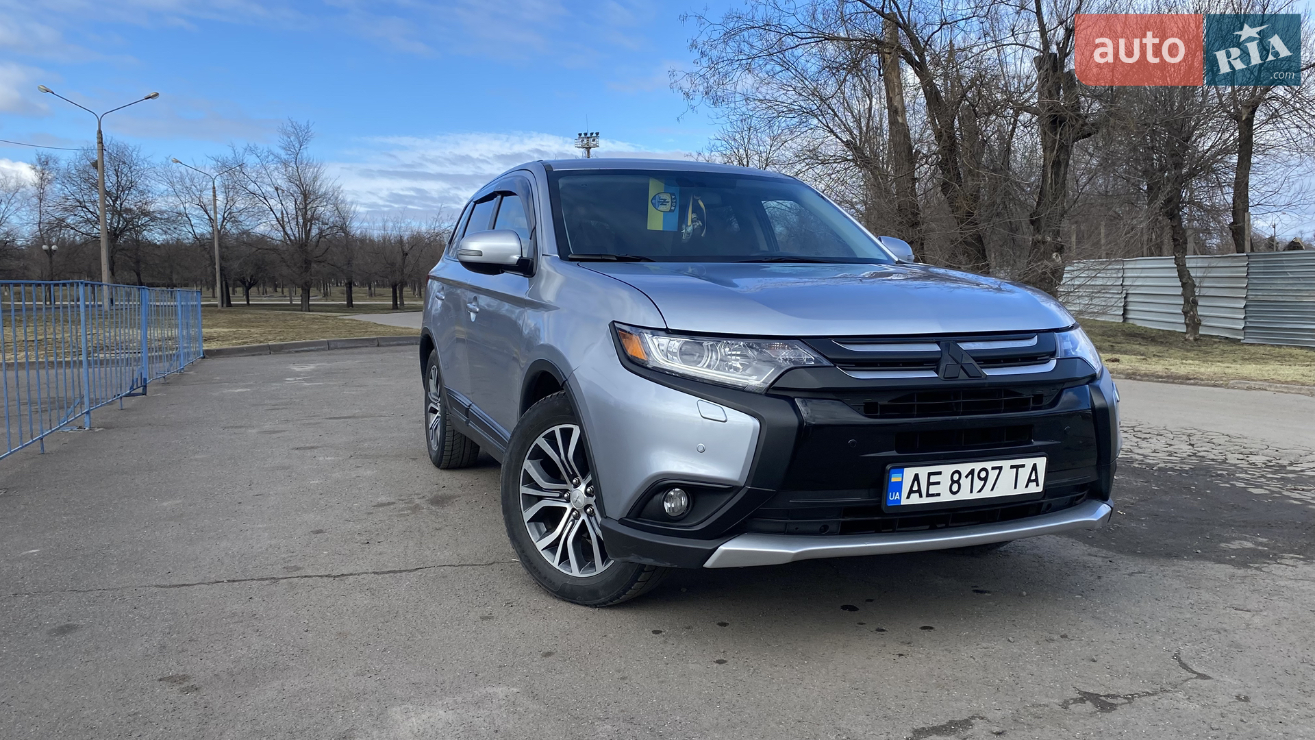 2016 Mitsubishi Outlander - фото 1