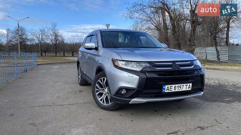 Mitsubishi Outlander 2016