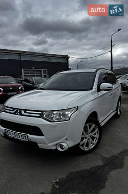 Внедорожник / Кроссовер Mitsubishi Outlander 2013 в Киеве