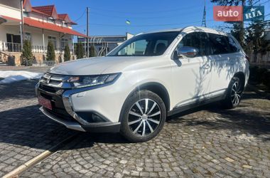 Позашляховик / Кросовер Mitsubishi Outlander 2016 в Золочеві