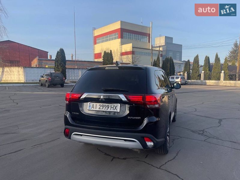 Внедорожник / Кроссовер Mitsubishi Outlander 2019 в Львове