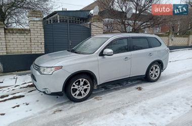 Внедорожник / Кроссовер Mitsubishi Outlander 2014 в Новой Одессе