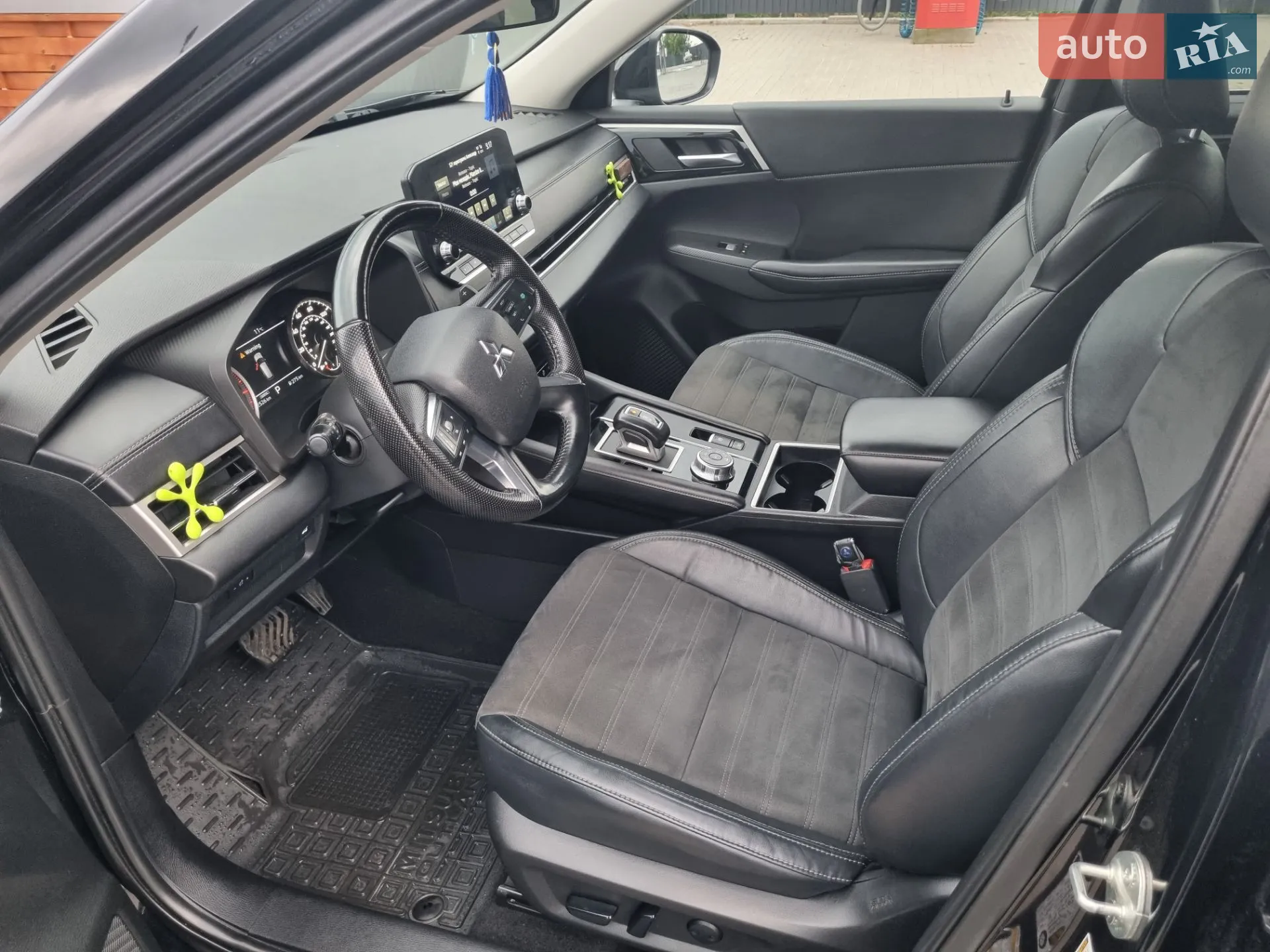 2022 Mitsubishi Outlander - мініатюра 10