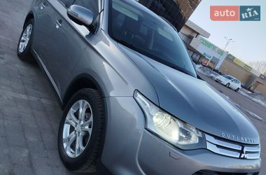 Позашляховик / Кросовер Mitsubishi Outlander 2015 в Житомирі