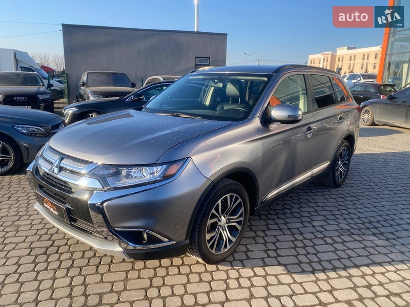 Внедорожник / Кроссовер Mitsubishi Outlander 2016 в Львове