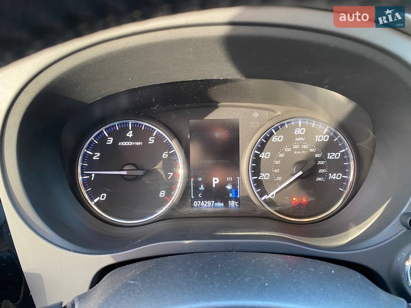 Внедорожник / Кроссовер Mitsubishi Outlander 2016 в Львове