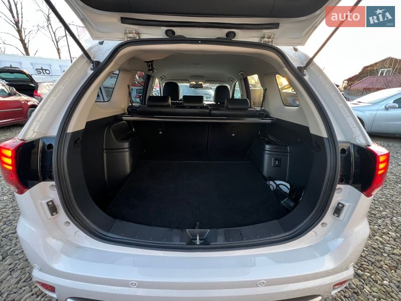 Внедорожник / Кроссовер Mitsubishi Outlander 2016 в Коломые