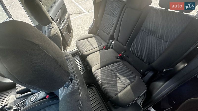 Внедорожник / Кроссовер Mitsubishi Outlander 2016 в Житомире