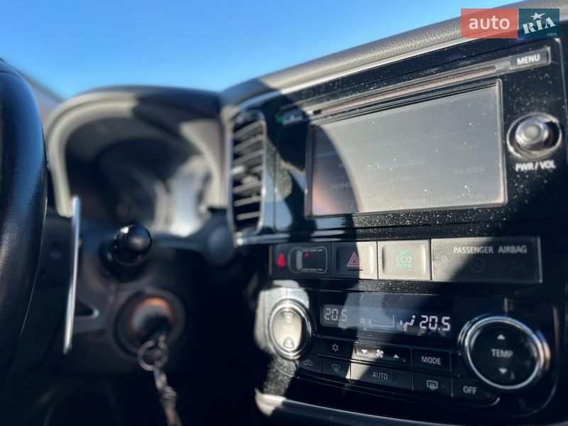 Внедорожник / Кроссовер Mitsubishi Outlander 2013 в Луцке