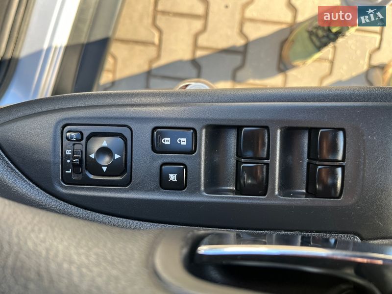 Внедорожник / Кроссовер Mitsubishi Outlander 2013 в Луцке