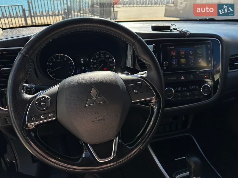 Внедорожник / Кроссовер Mitsubishi Outlander 2018 в Одессе