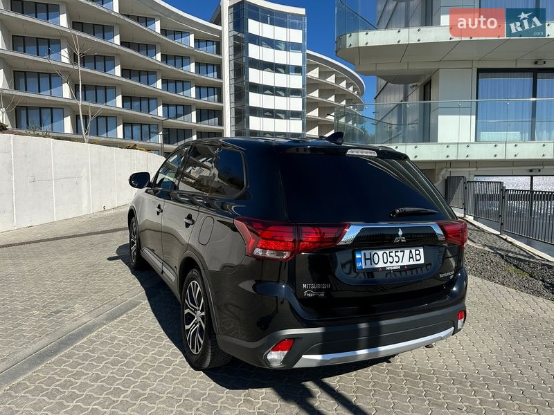Внедорожник / Кроссовер Mitsubishi Outlander 2018 в Одессе
