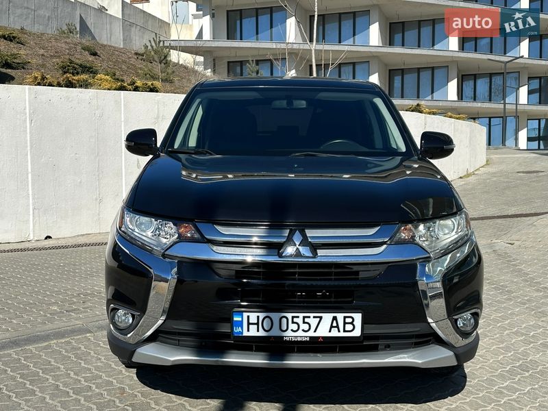 Внедорожник / Кроссовер Mitsubishi Outlander 2018 в Одессе