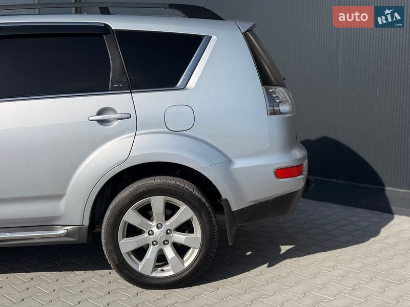 Внедорожник / Кроссовер Mitsubishi Outlander 2011 в Львове