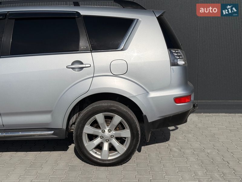 Внедорожник / Кроссовер Mitsubishi Outlander 2011 в Львове