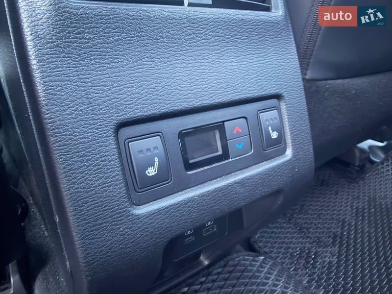 Внедорожник / Кроссовер Mitsubishi Outlander 2024 в Киеве