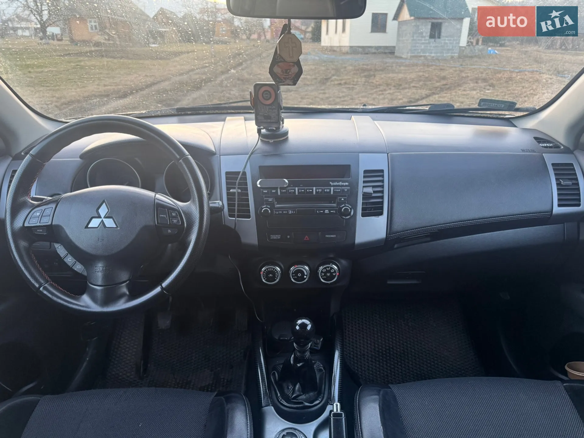 2010 Mitsubishi Outlander - мініатюра 11