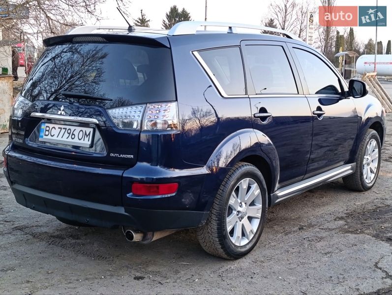 Внедорожник / Кроссовер Mitsubishi Outlander 2011 в Теофиполе