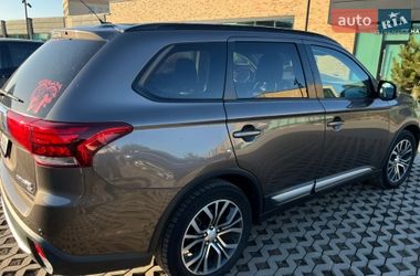 Позашляховик / Кросовер Mitsubishi Outlander 2016 в Хмельницькому