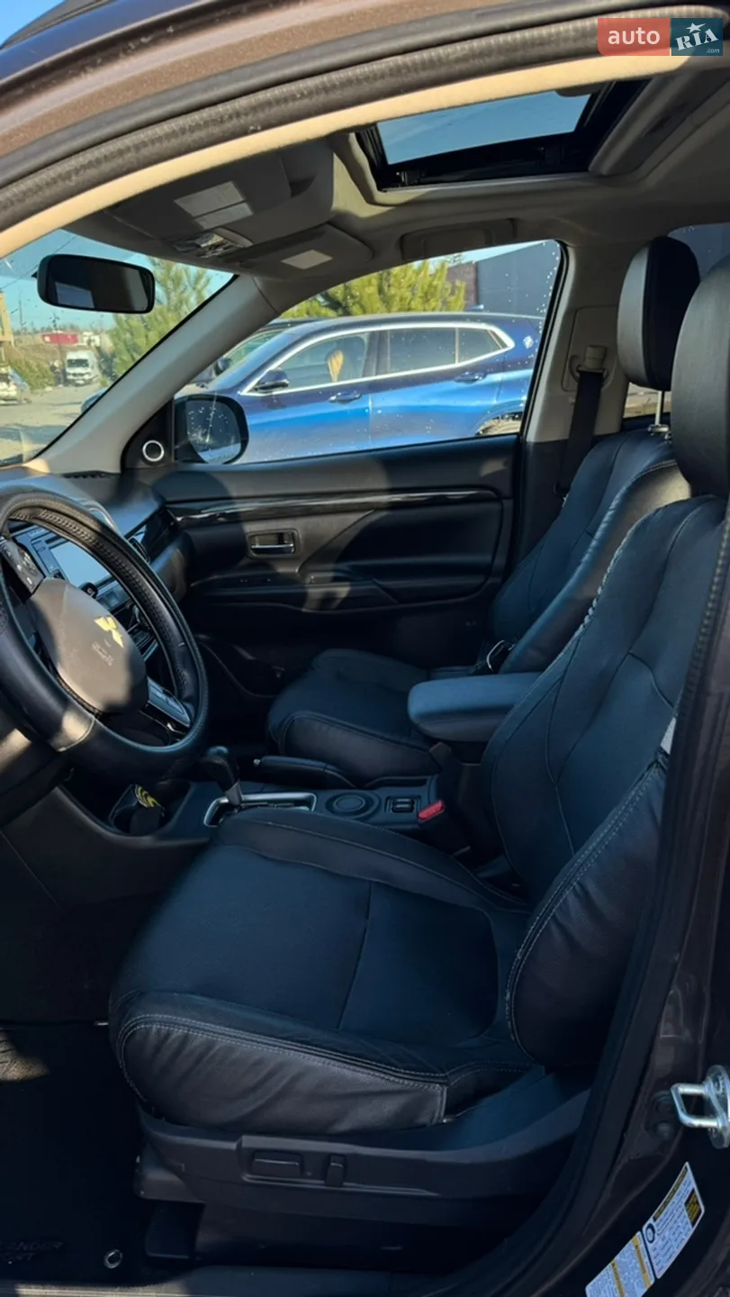 2016 Mitsubishi Outlander - мініатюра 23