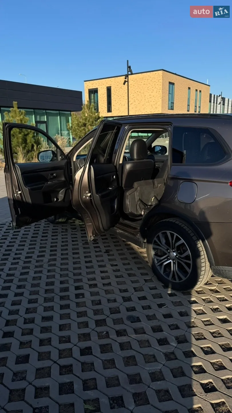 2016 Mitsubishi Outlander - мініатюра 26