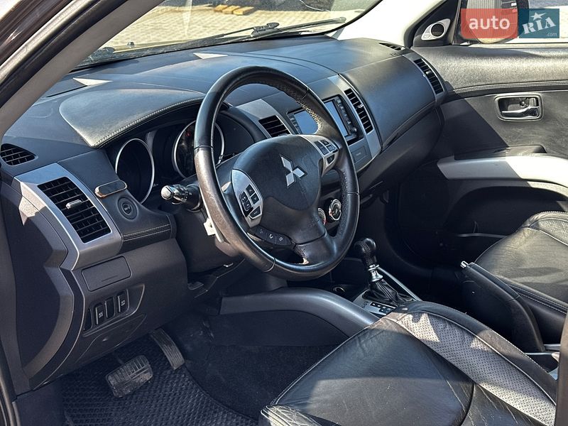 Внедорожник / Кроссовер Mitsubishi Outlander 2009 в Львове