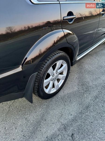 Внедорожник / Кроссовер Mitsubishi Outlander 2011 в Полтаве