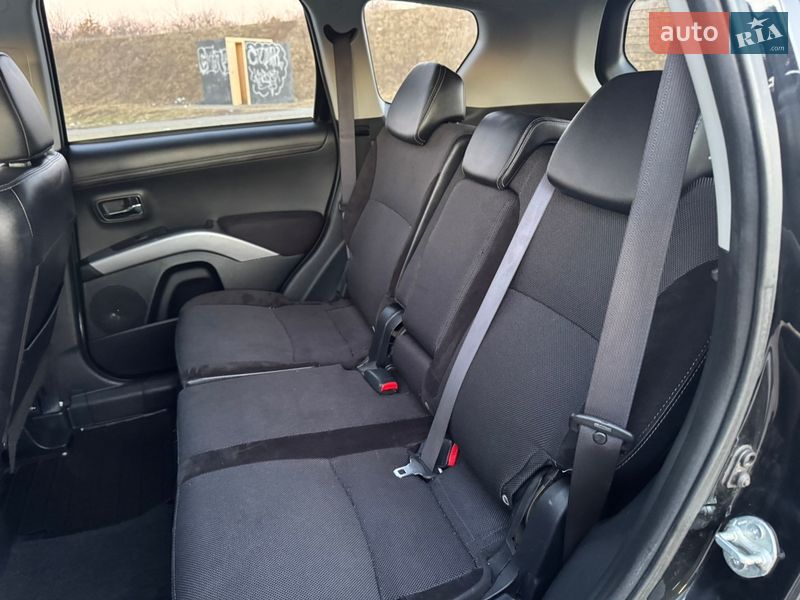 Внедорожник / Кроссовер Mitsubishi Outlander 2011 в Полтаве