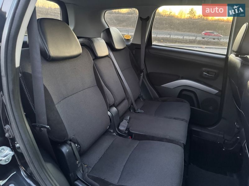 Внедорожник / Кроссовер Mitsubishi Outlander 2011 в Полтаве