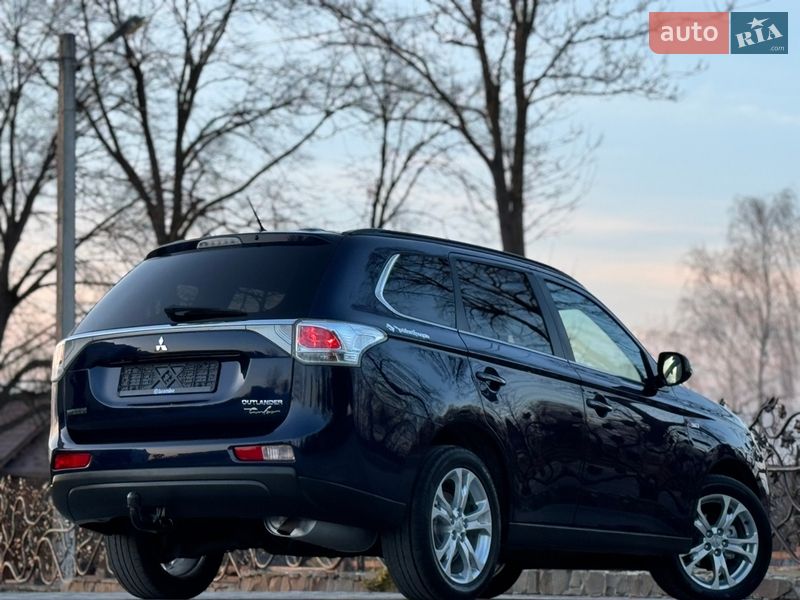 Позашляховик / Кросовер Mitsubishi Outlander 2013 в Дрогобичі