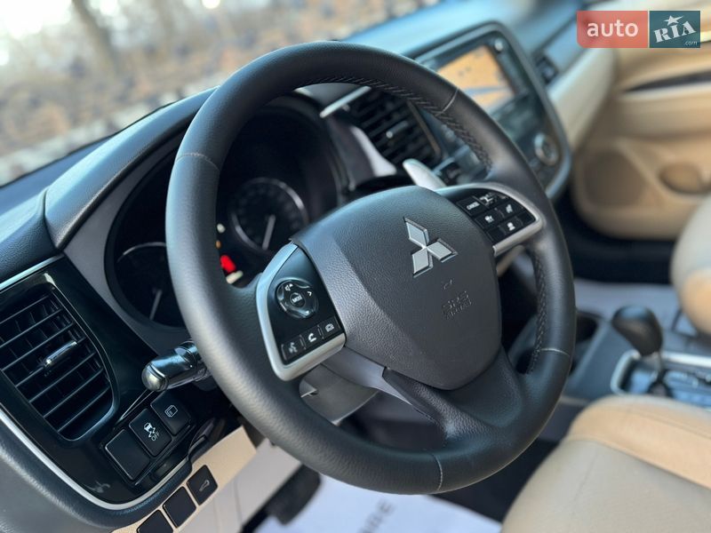 Позашляховик / Кросовер Mitsubishi Outlander 2013 в Дрогобичі