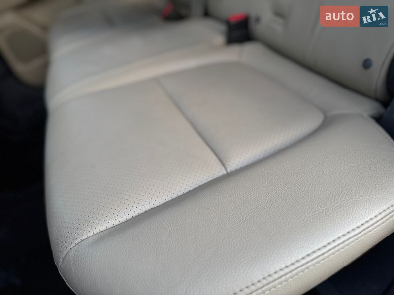 Позашляховик / Кросовер Mitsubishi Outlander 2013 в Дрогобичі