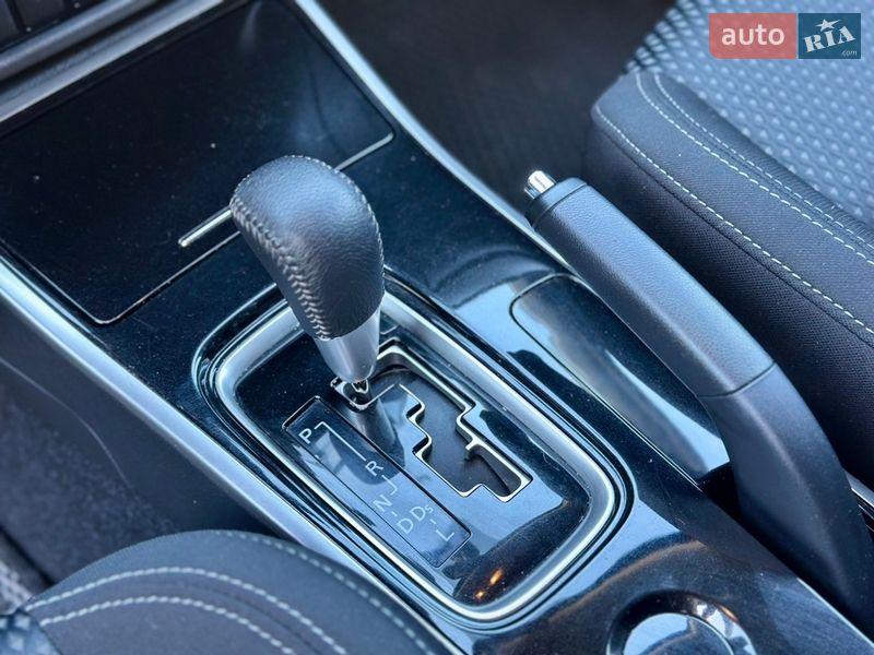 Внедорожник / Кроссовер Mitsubishi Outlander 2021 в Киеве