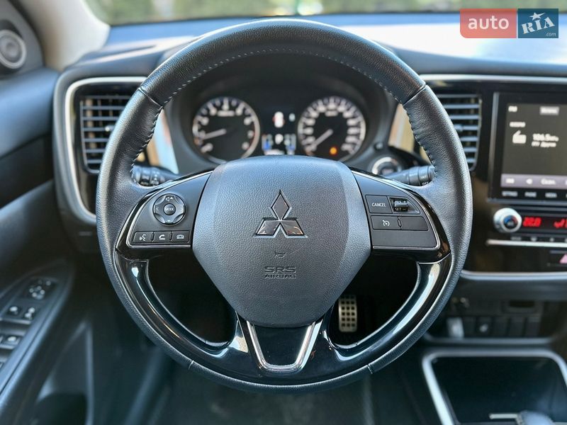 Внедорожник / Кроссовер Mitsubishi Outlander 2021 в Киеве