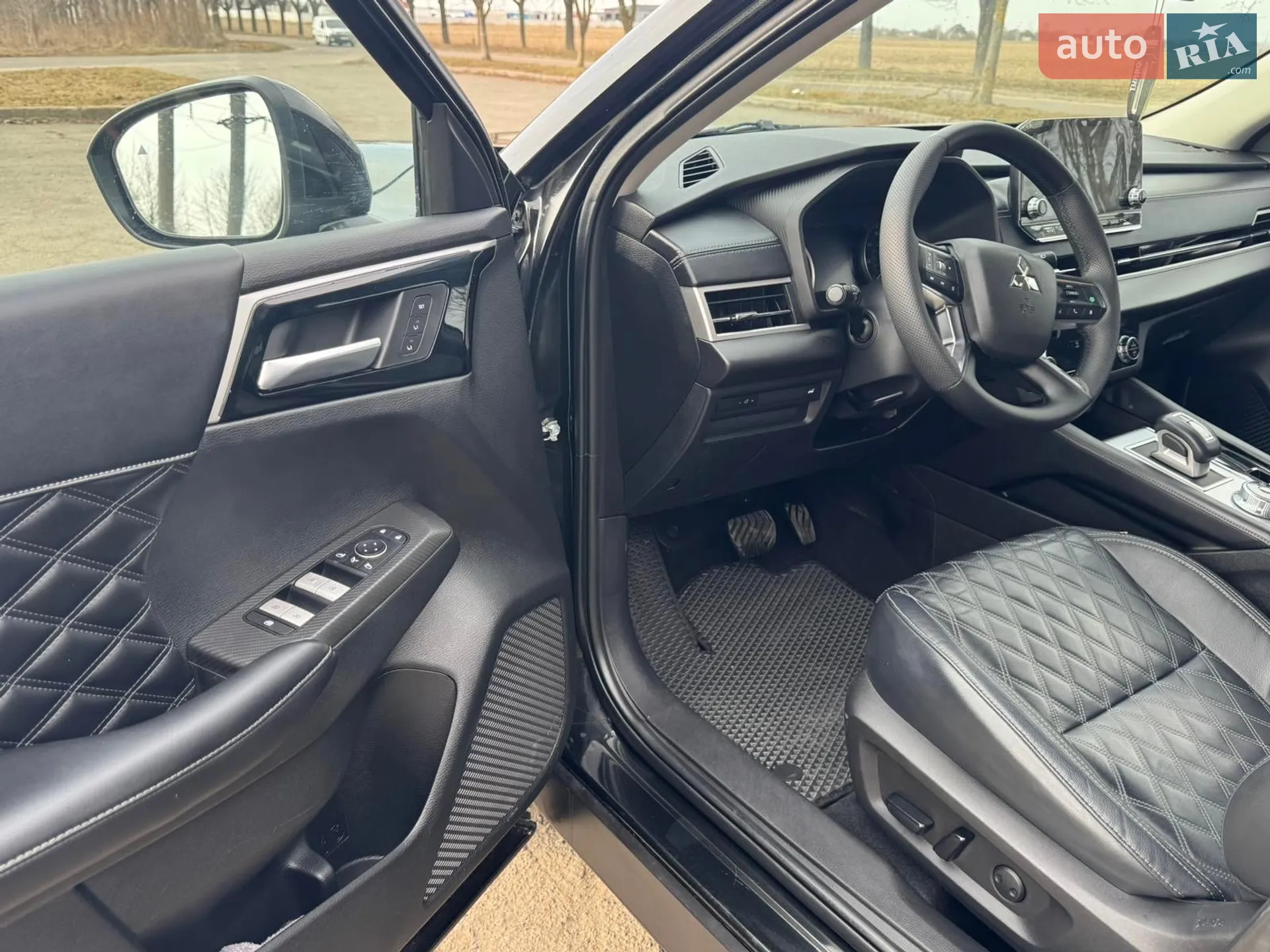 2021 Mitsubishi Outlander - мініатюра 3