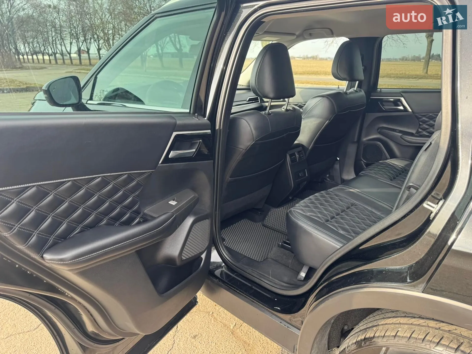 2021 Mitsubishi Outlander - мініатюра 11