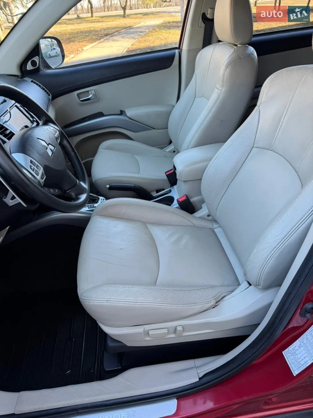 2010 Mitsubishi Outlander - мініатюра 17