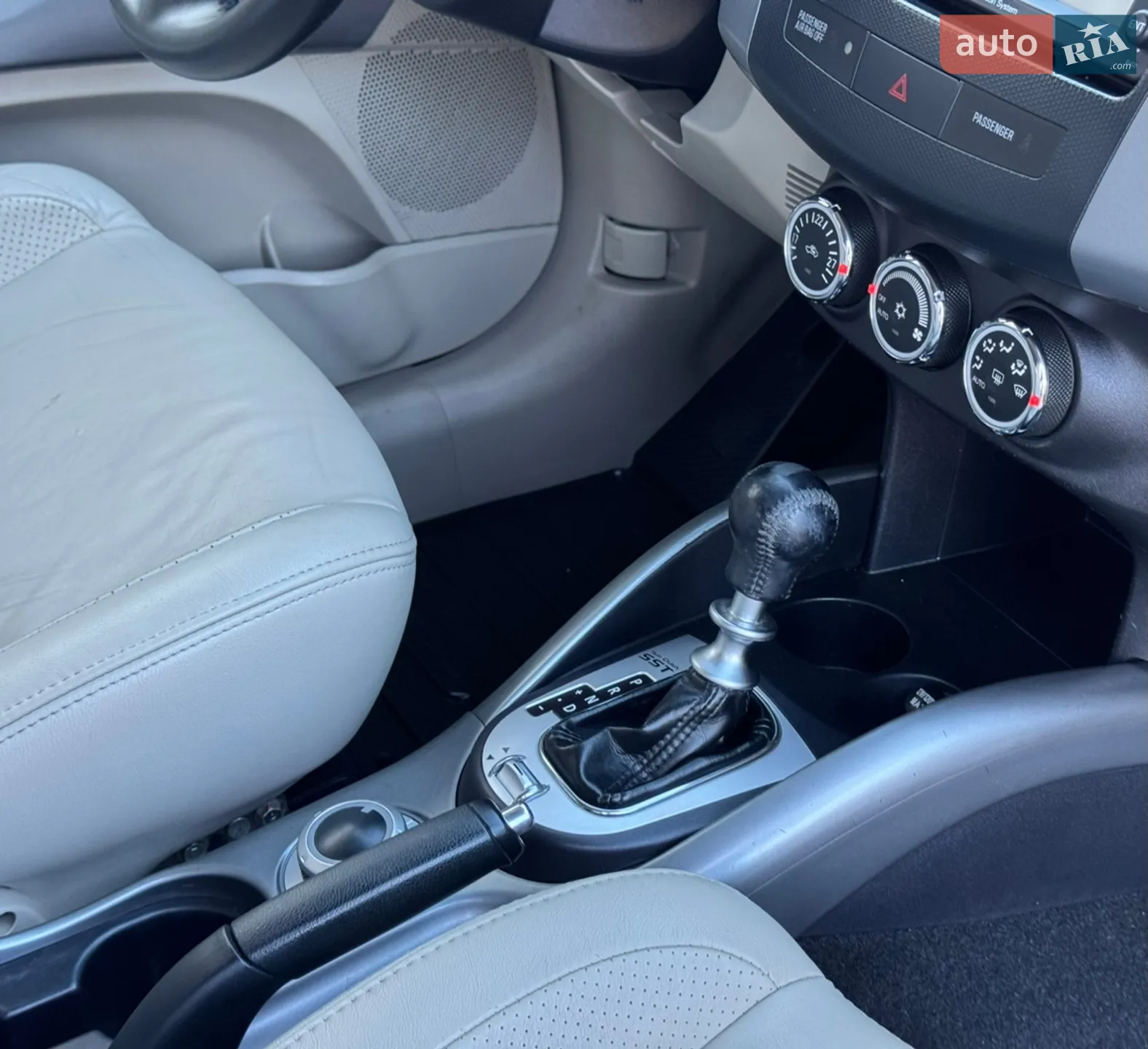 2010 Mitsubishi Outlander - мініатюра 36
