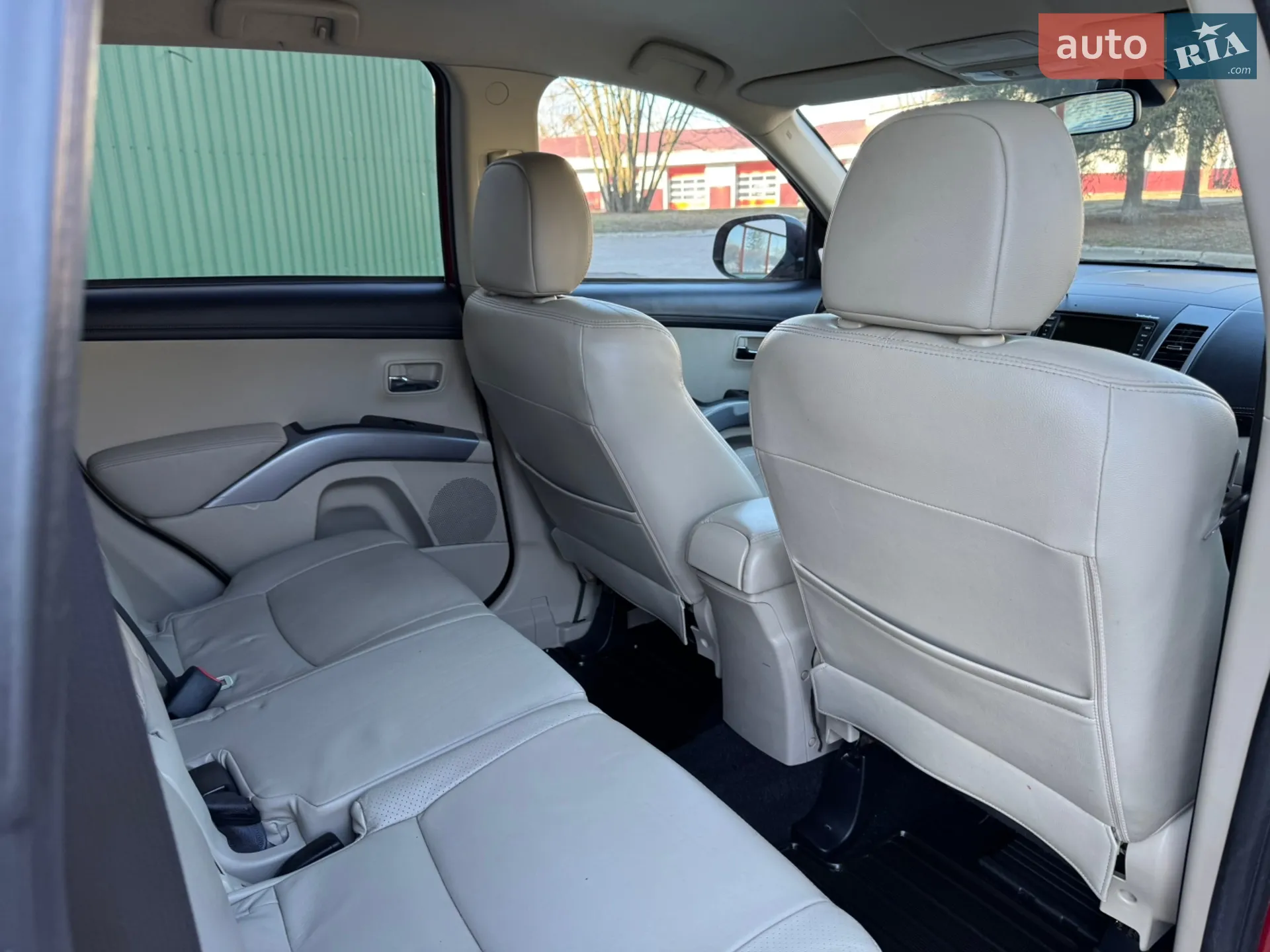 2010 Mitsubishi Outlander - мініатюра 38