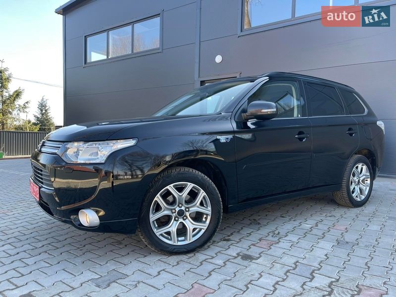 Внедорожник / Кроссовер Mitsubishi Outlander 2013 в Ивано-Франковске