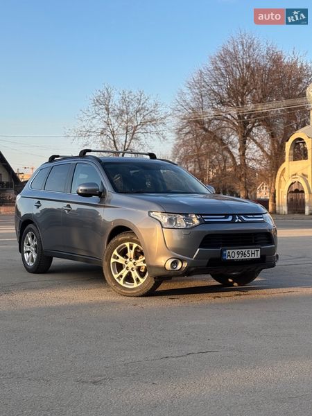 Mitsubishi Outlander 2012