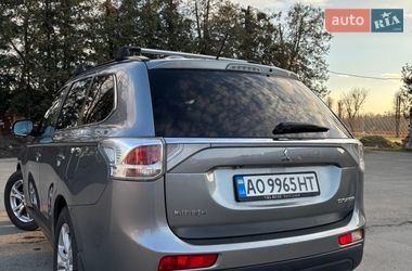 Позашляховик / Кросовер Mitsubishi Outlander 2012 в Ужгороді