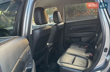Позашляховик / Кросовер Mitsubishi Outlander 2012 в Ужгороді
