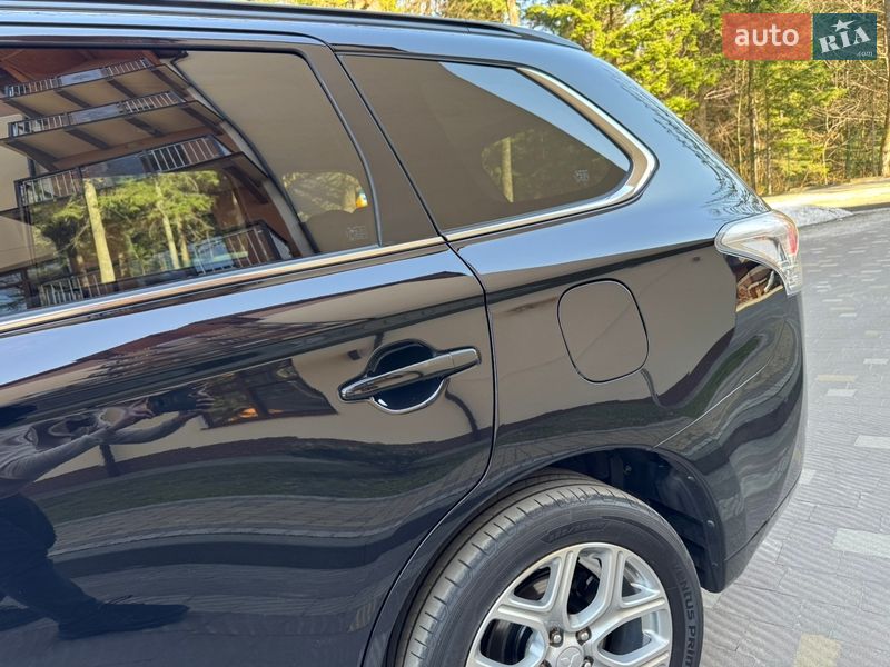 Внедорожник / Кроссовер Mitsubishi Outlander 2014 в Дрогобыче