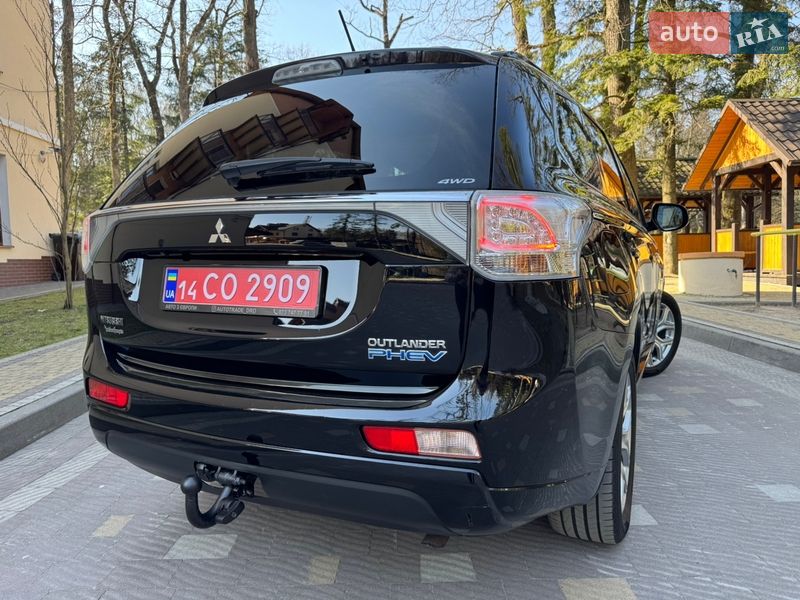 Внедорожник / Кроссовер Mitsubishi Outlander 2014 в Дрогобыче