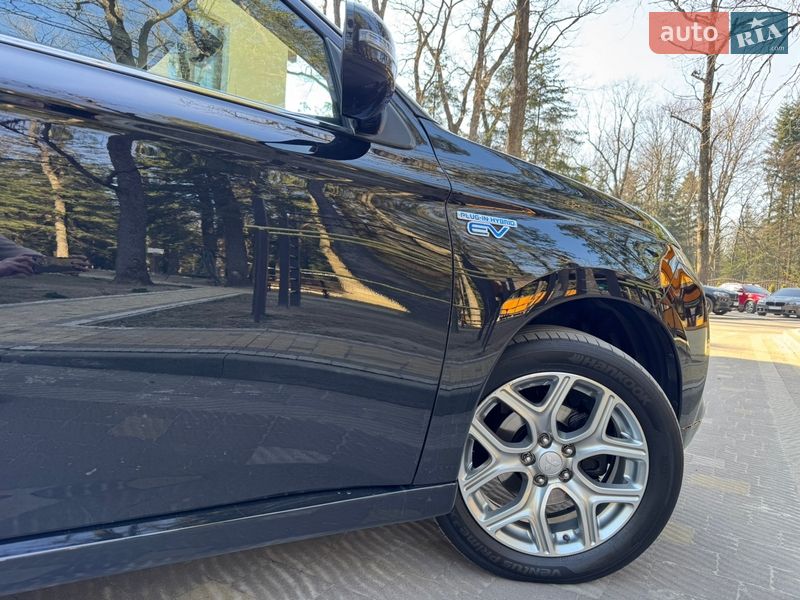 Внедорожник / Кроссовер Mitsubishi Outlander 2014 в Дрогобыче